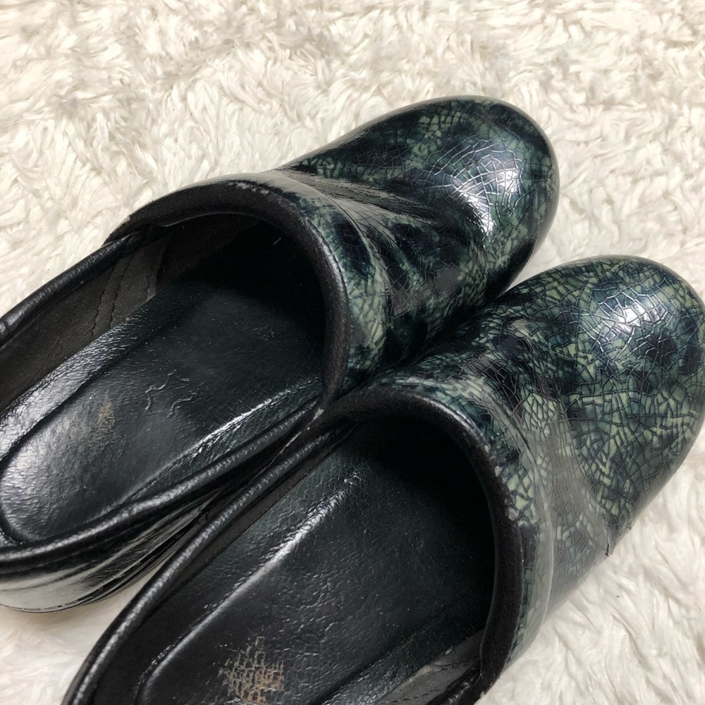 Dansko Green Snake Print Clog Mules Size 37 - image 7